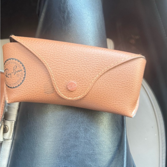 Like New - No Scratches - Rayban Aviators - ® RB3449 iconic Aviator™ - Picture 2 of 7